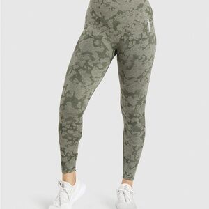 GYMSHARK NWT ADAPT CAMO LEGGINGS SMALL